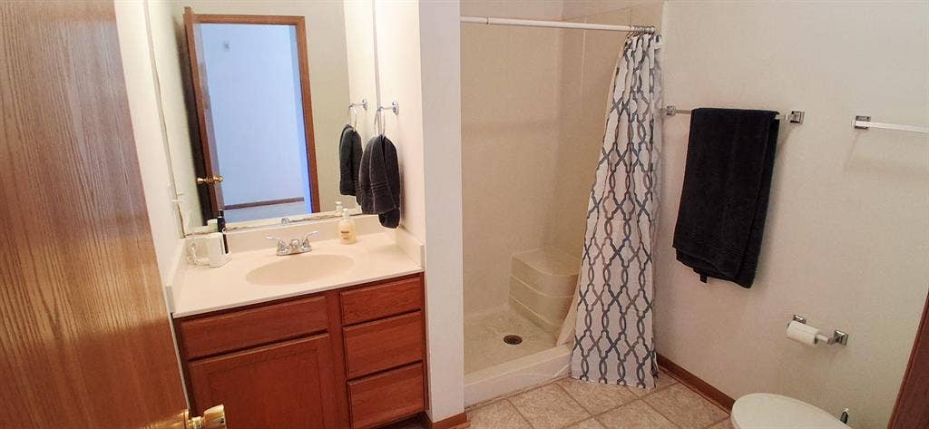 Looking for a roommate
