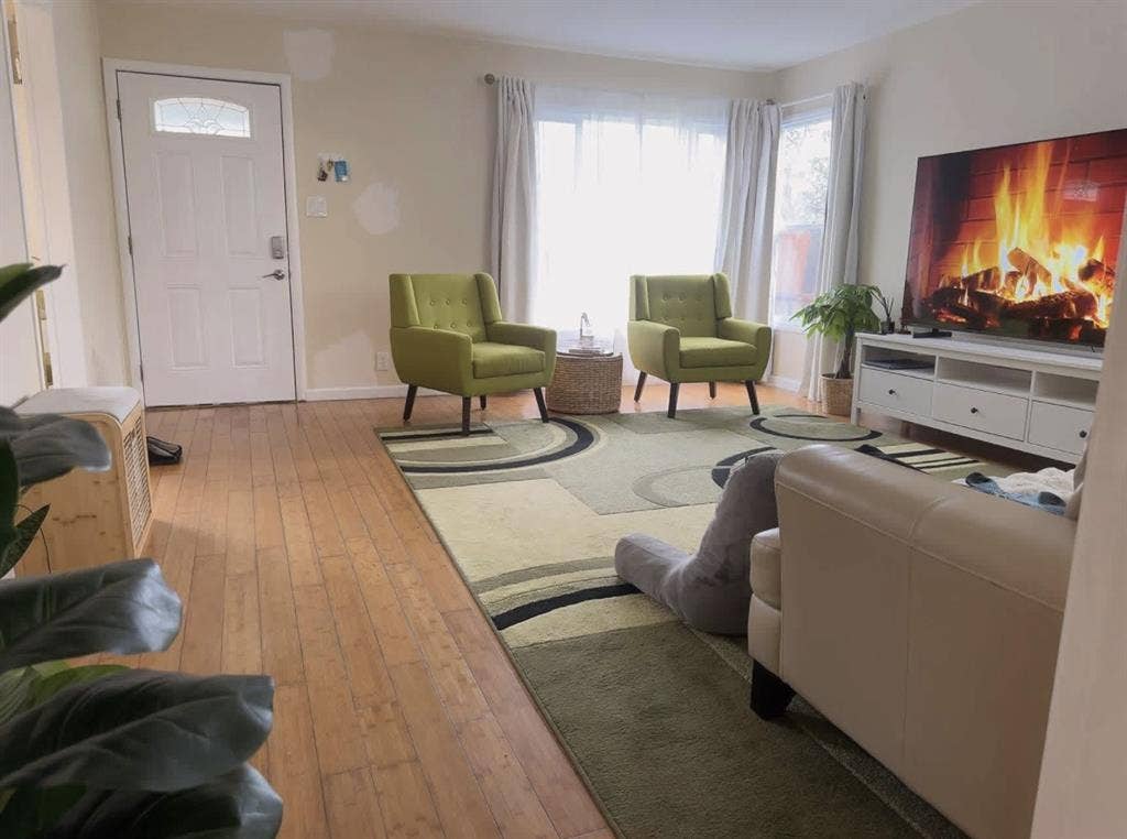Looking for roommate