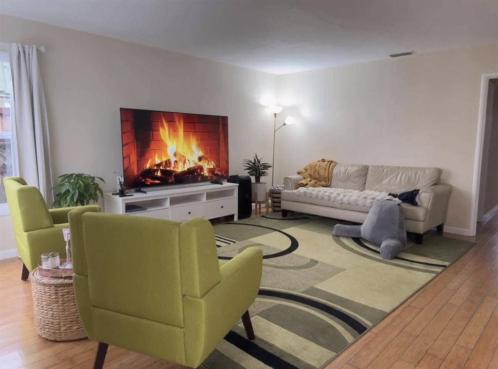 Looking for roommate