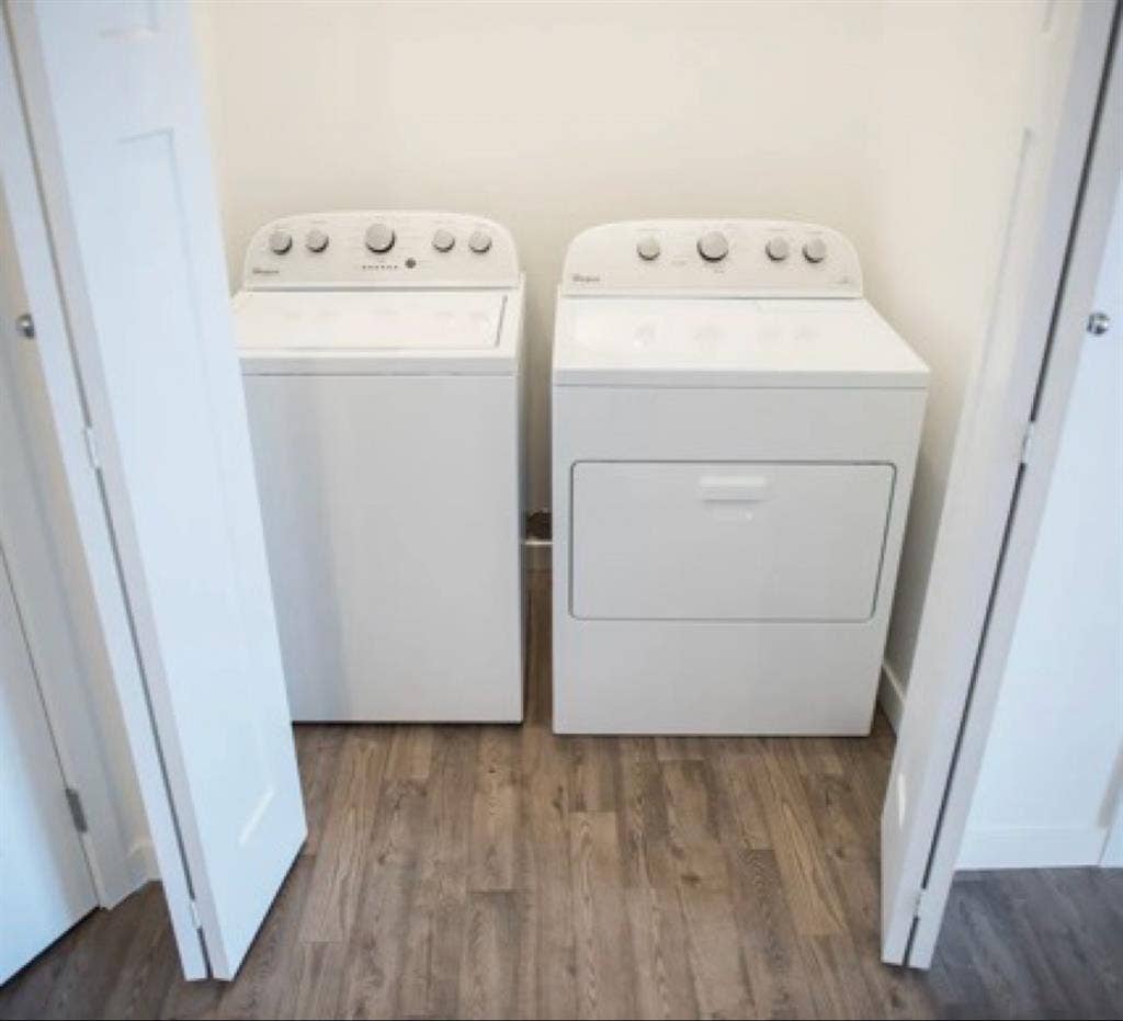 Looking for a female roommate