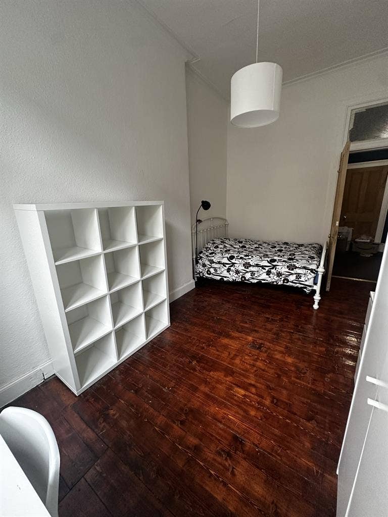 DOUBLE BEDROOM, SEPARATE BATHROOM