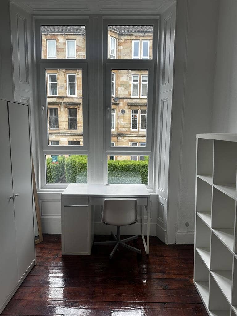 DOUBLE BEDROOM, SEPARATE BATHROOM