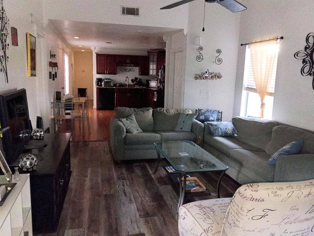 2 rooms available in Casselberry
