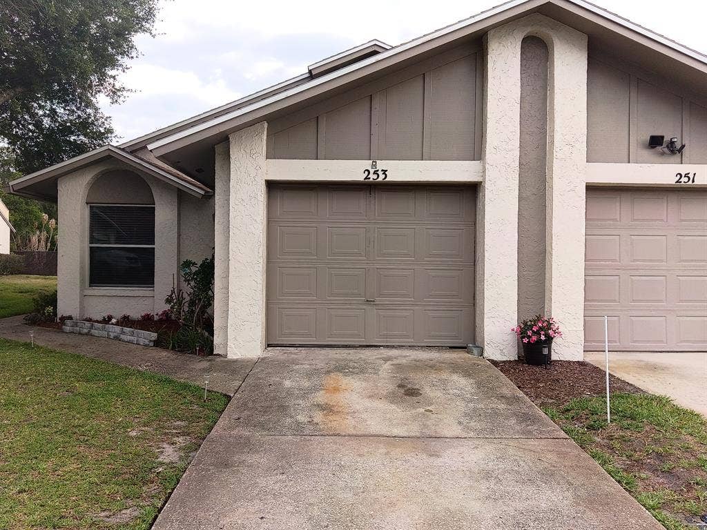 2 rooms available in Casselberry