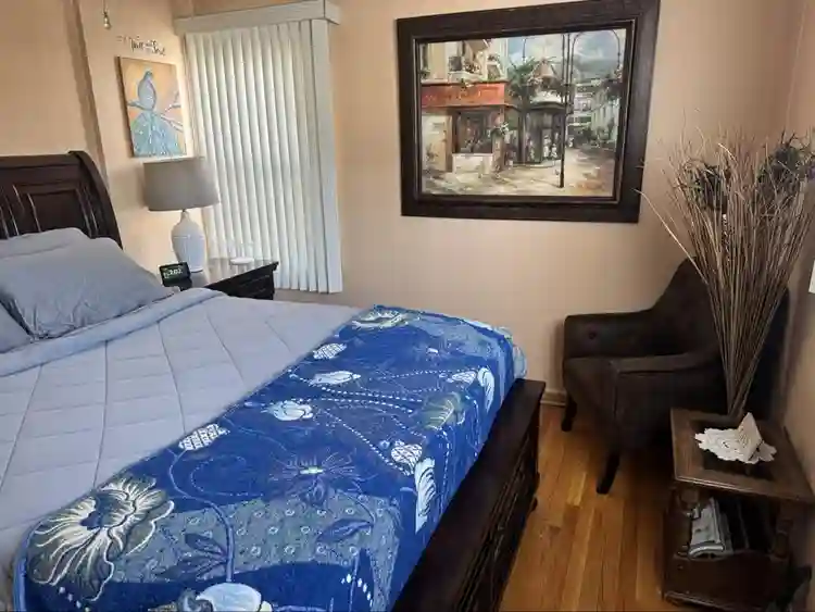Roommates wanted