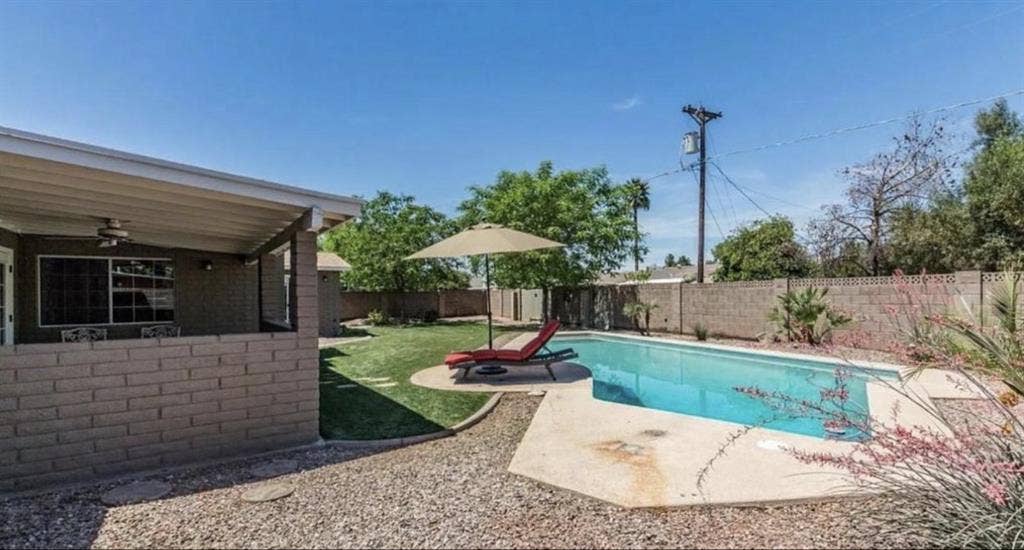 Looking for a 4th roomate