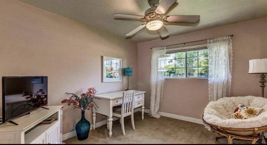 Looking for a 4th roomate