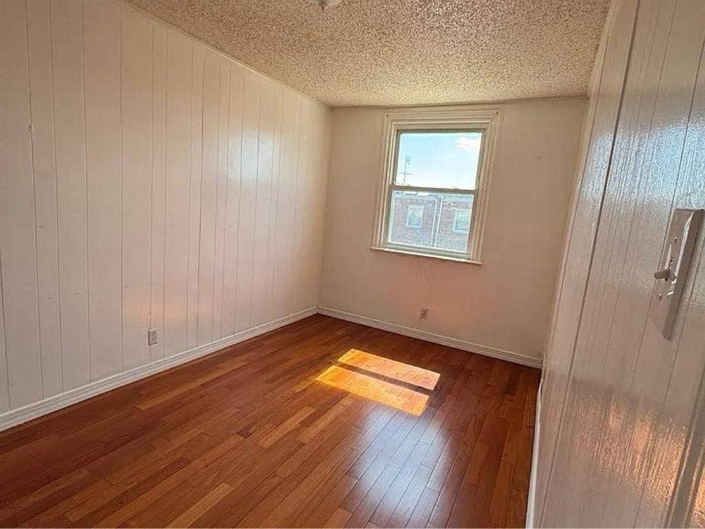 Pet friendly and attached garagee