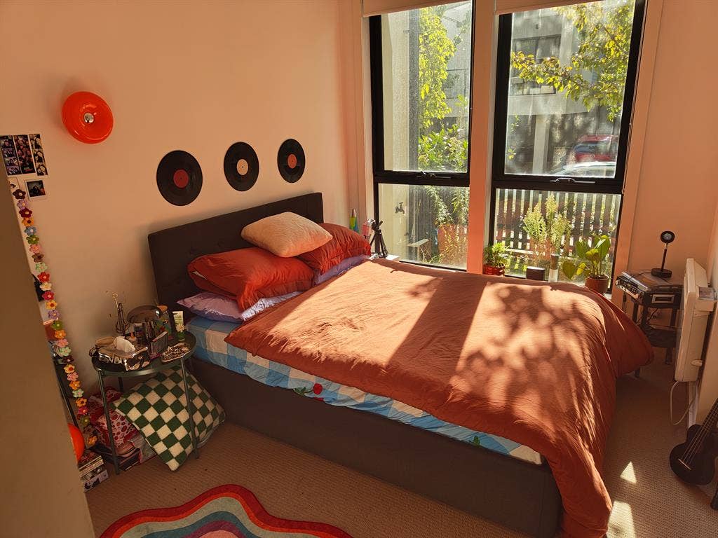 Looking to sublet my sister's room!