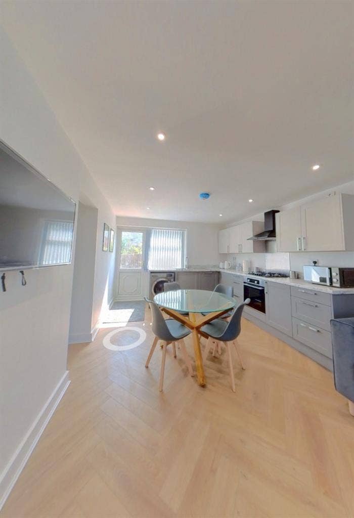 STUDENT ONLY - replacement tenant