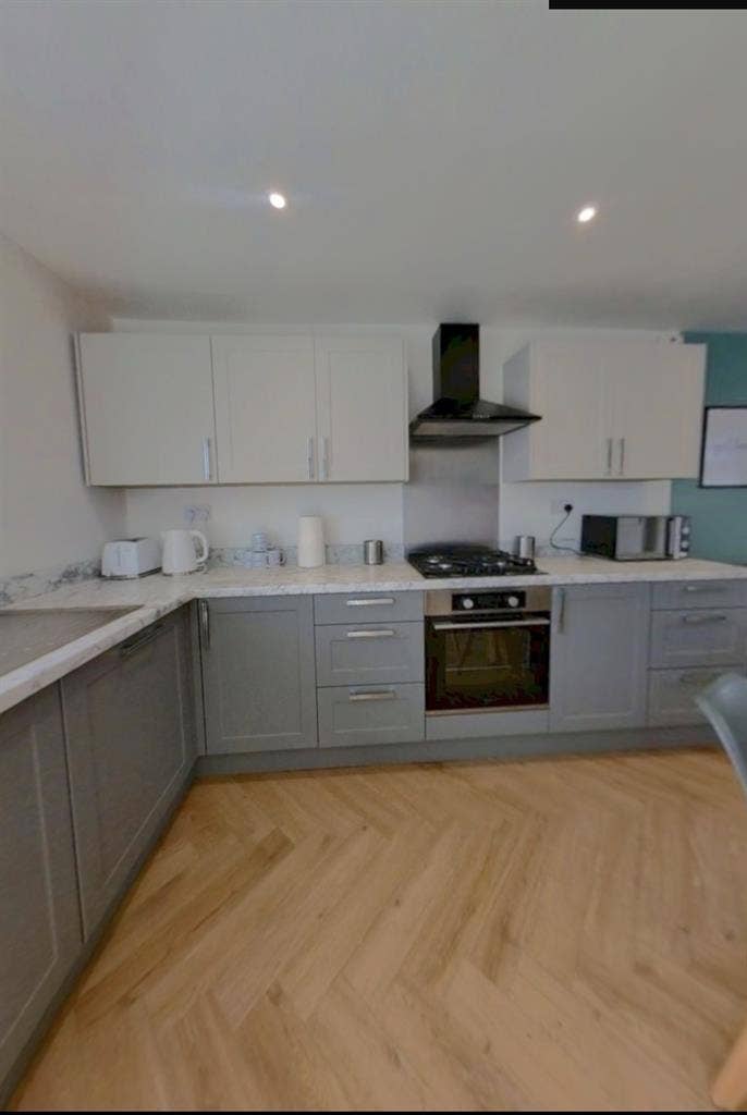 STUDENT ONLY - replacement tenant