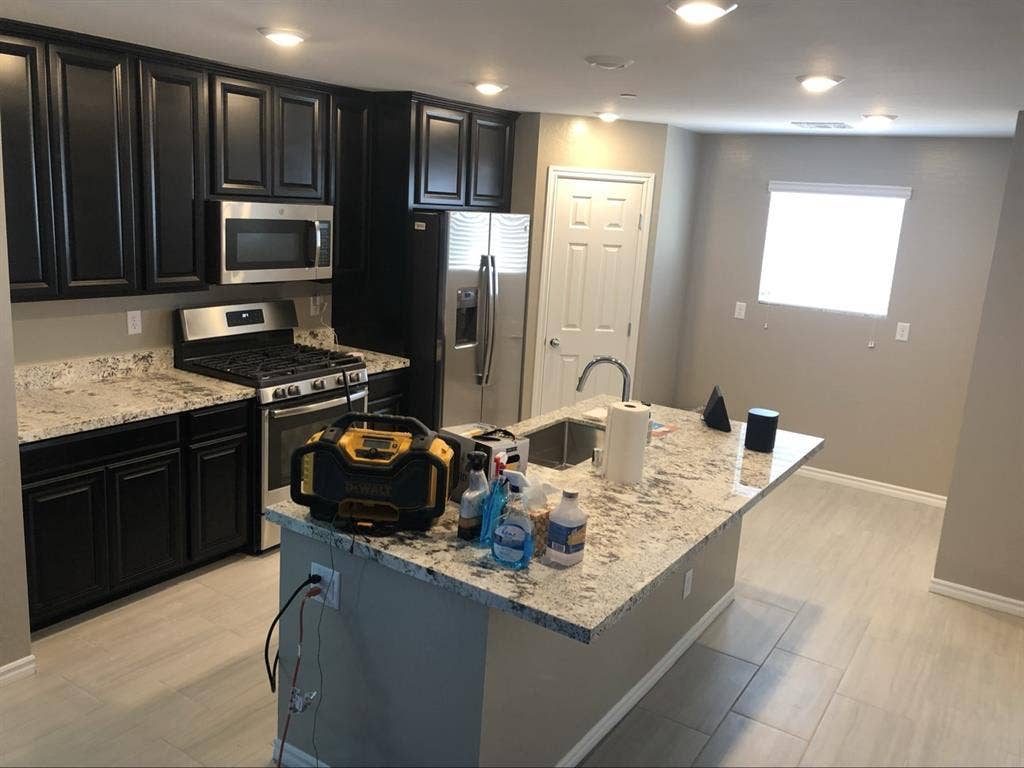 Spacious 2 Bedroom 2 Bath w/garagee