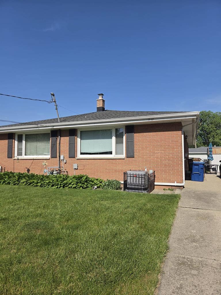 Looking for a roommate