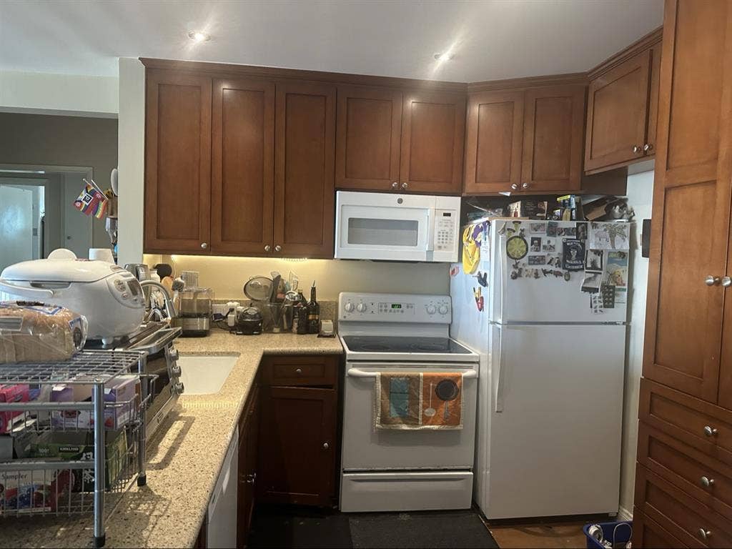 🌊$1900 Private HalfBath Beachfront