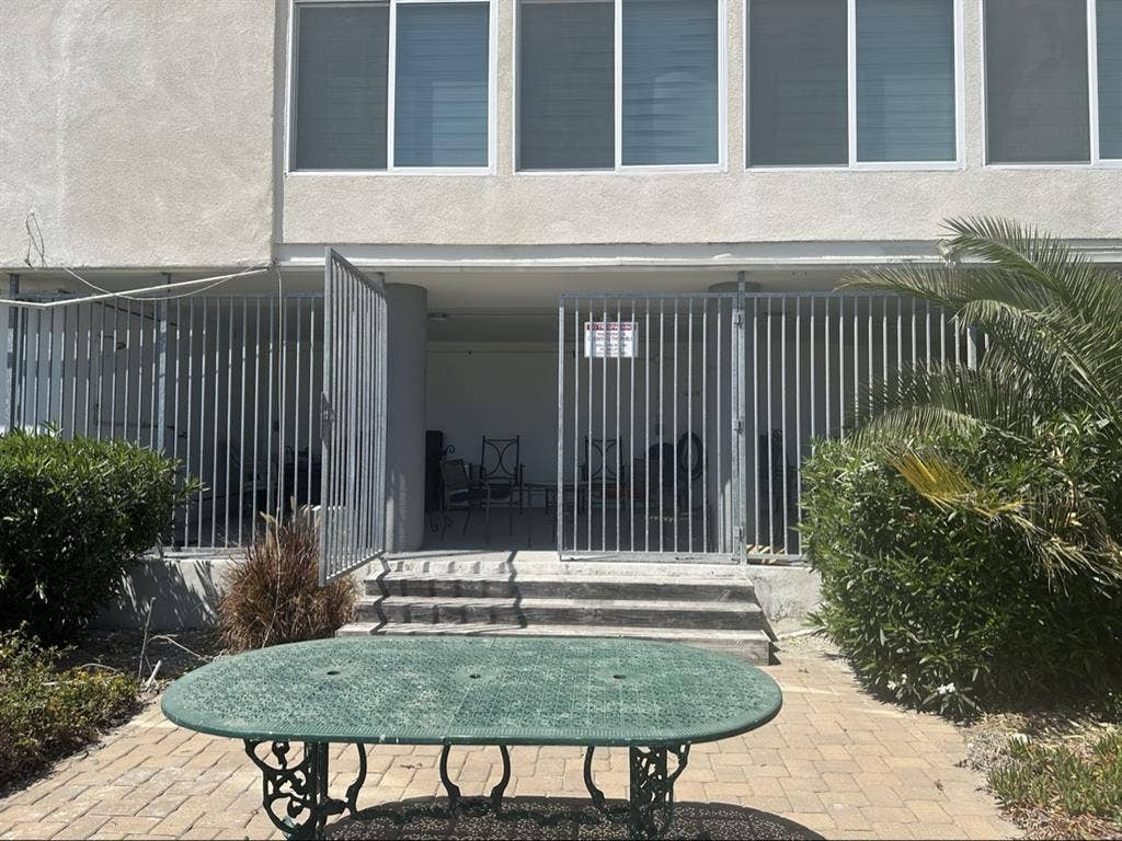 🌊$1900 Private HalfBath Beachfront