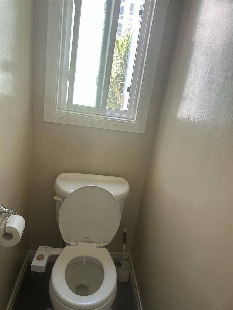 🌊$1900 Private HalfBath Beachfront