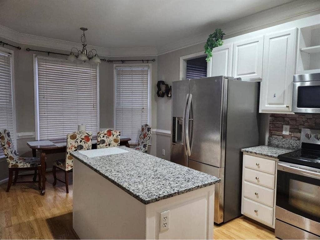 Furnished private bedroom available