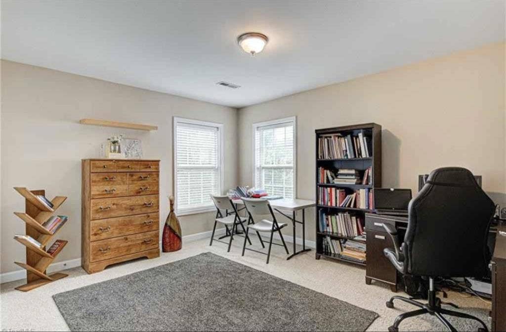 Furnished private bedroom available