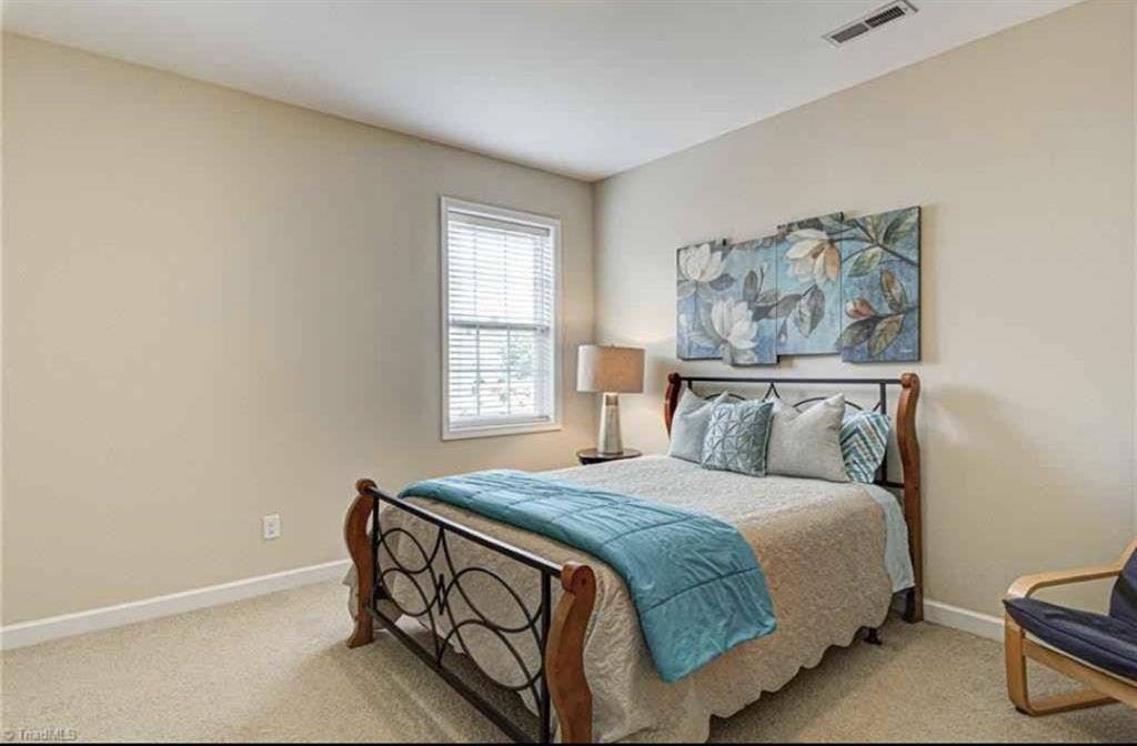 Furnished private bedroom available