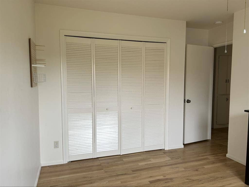 Medium size room ready for move-in
