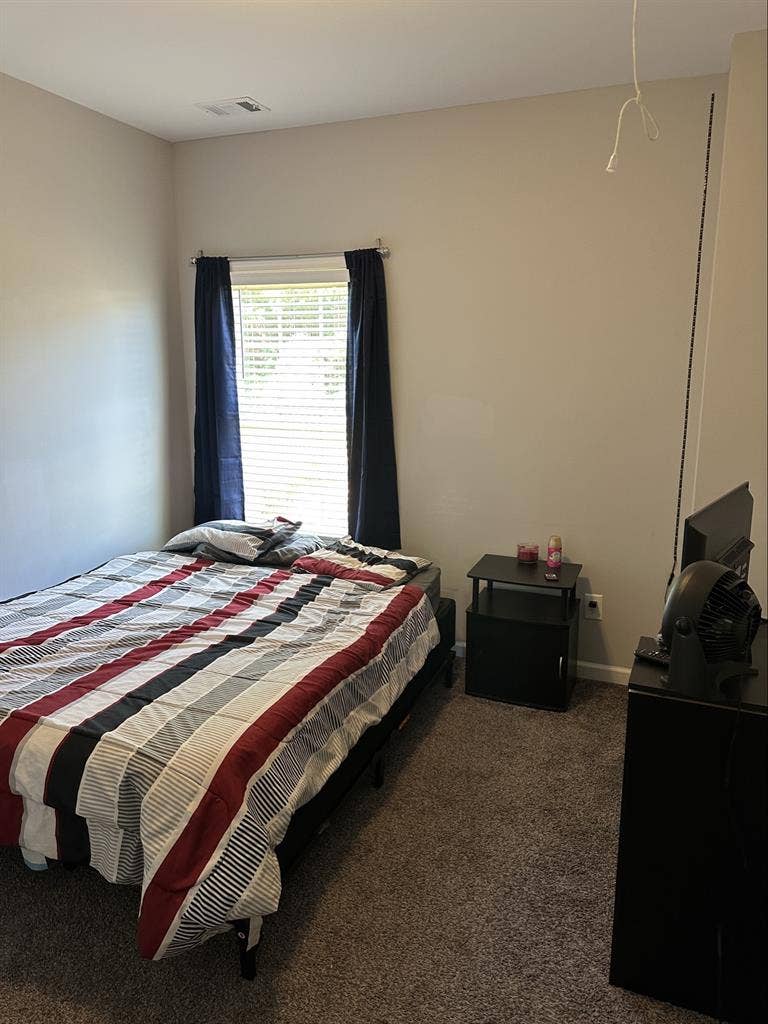 Furniture room for rent