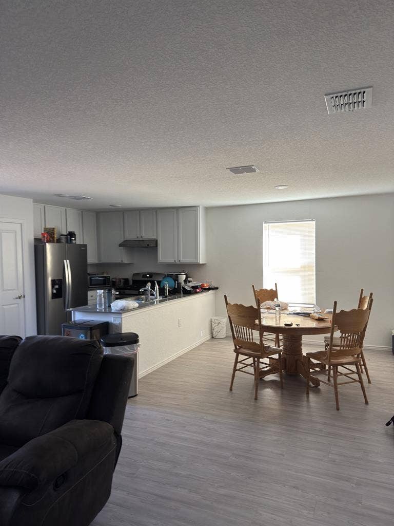 Newer home, roommate living room
