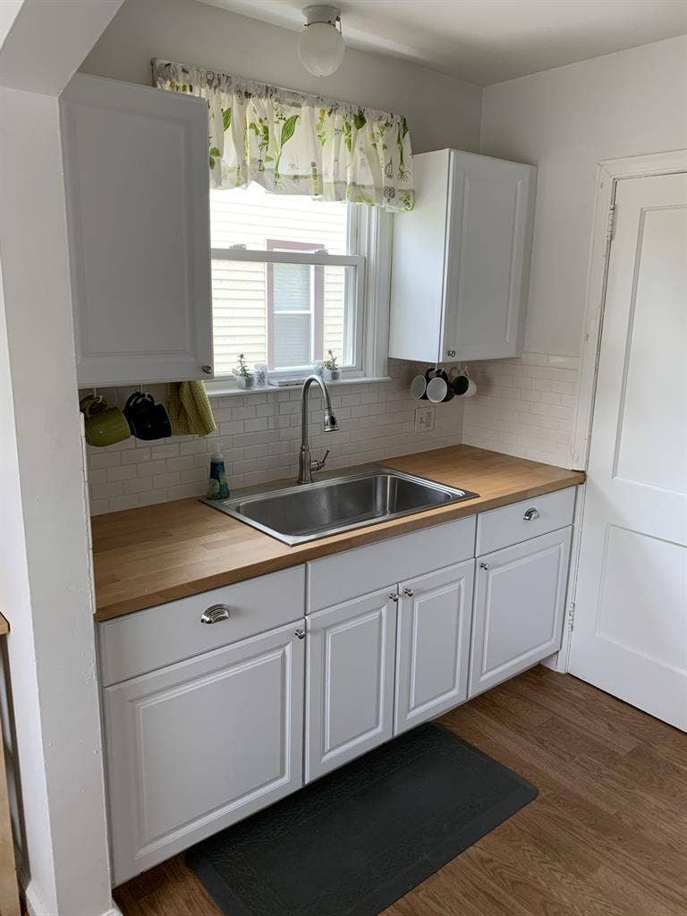 Large Ferndale Room Flat Rate!