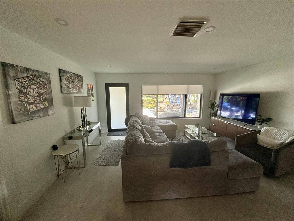 Room for rent in East Boca