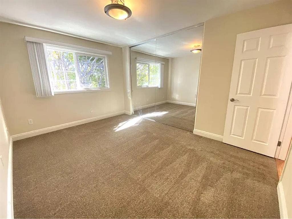 Looking for a roommate next month