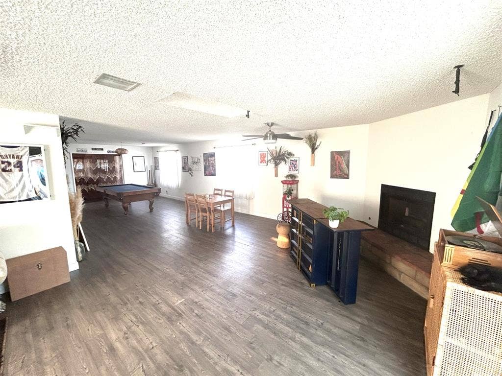 Private room in Reseda $1250
