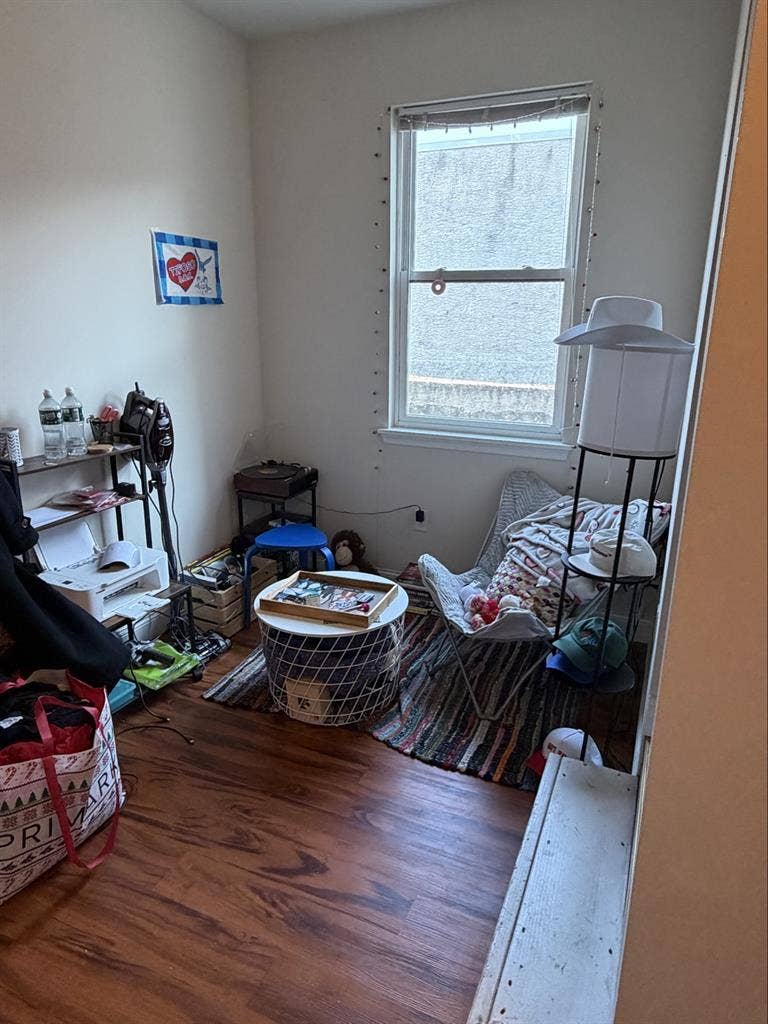 2 rooms in 5 bed/5 bath near Temple
