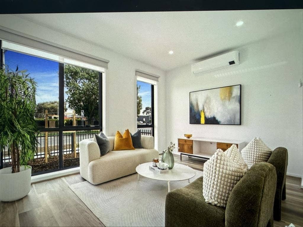Room in Brand-New Avondale House!