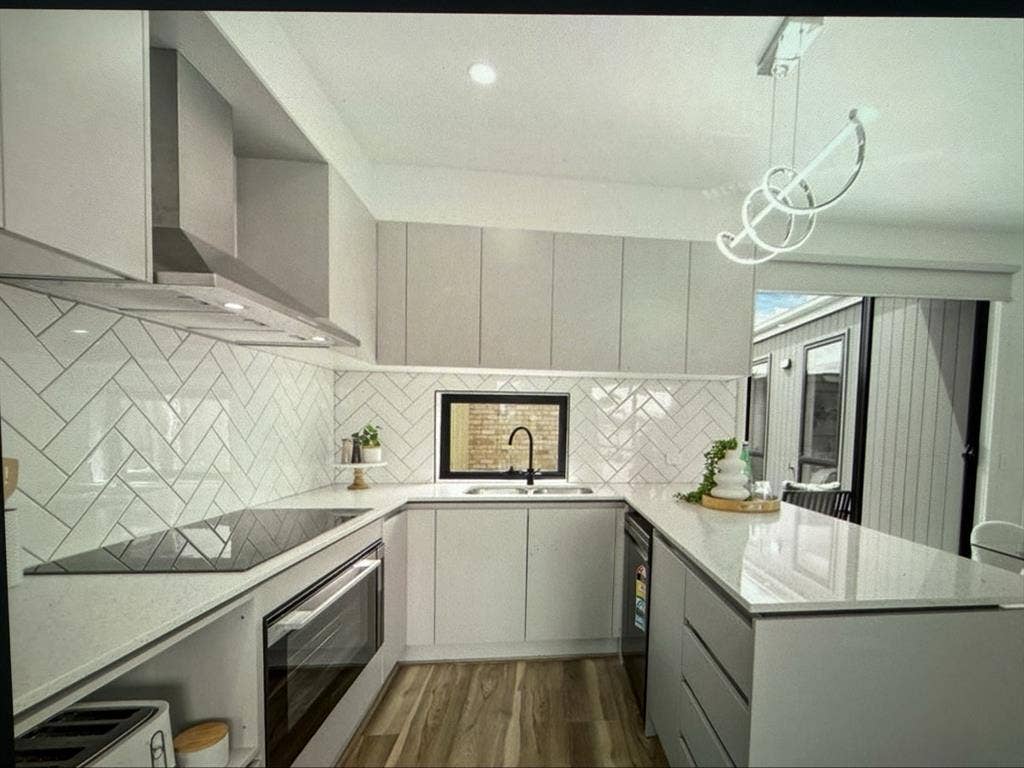 Room in Brand-New Avondale House!