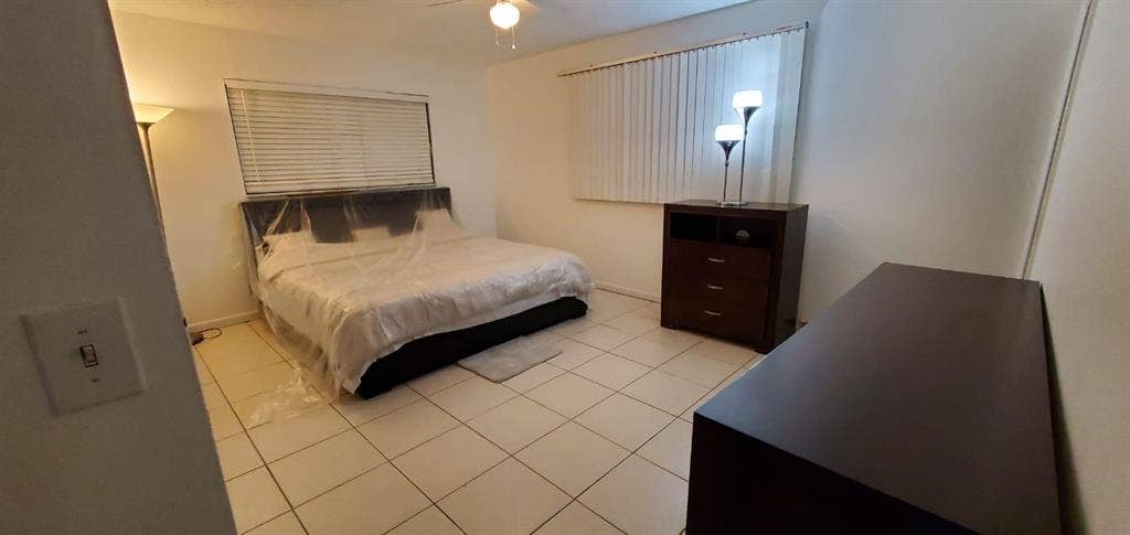 Boca Raton room w/ private bathroom