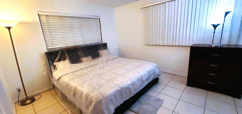 Boca Raton room w/ private bathroom