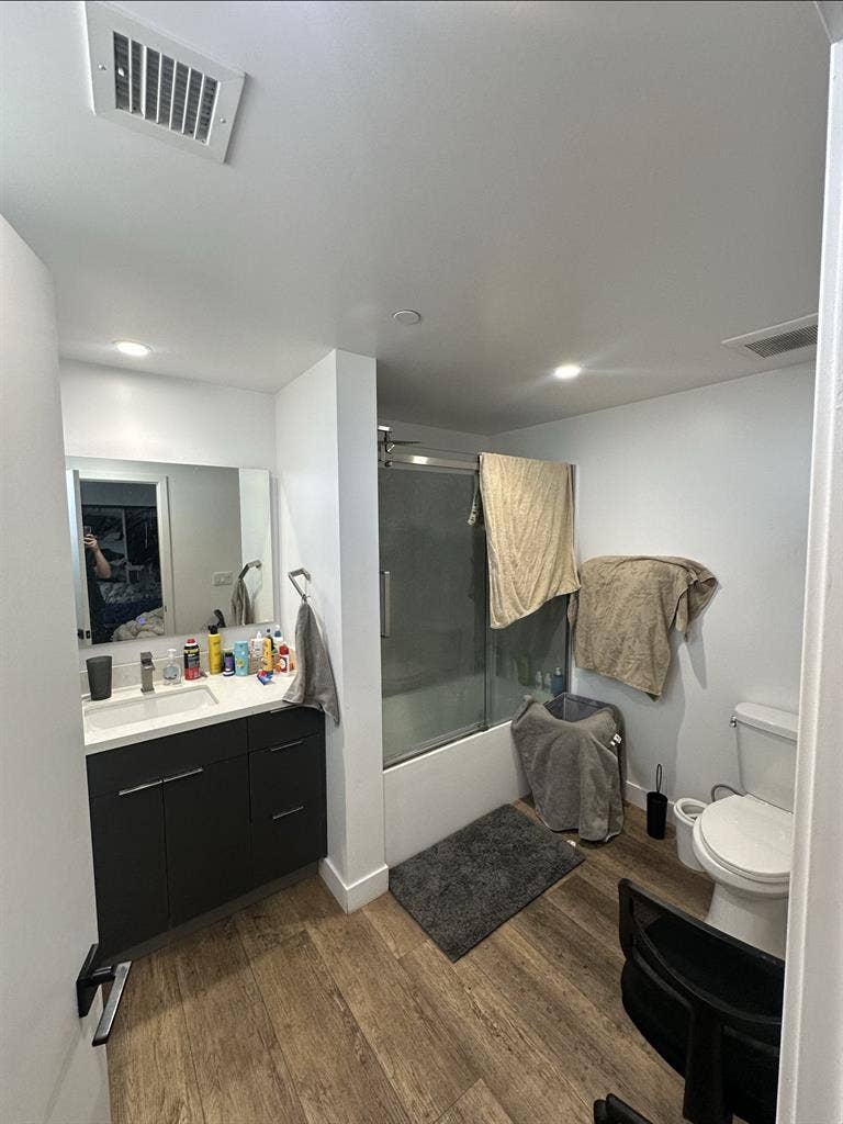 Apt 412 Lease Takeover, The North