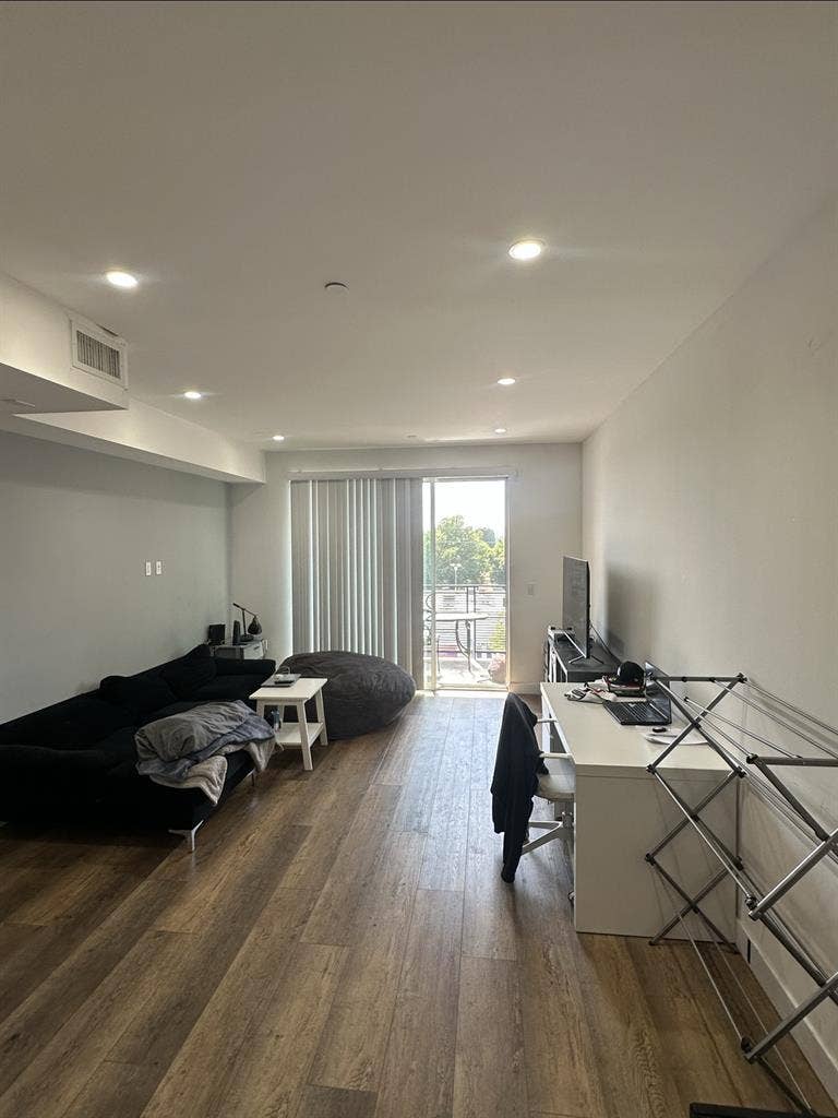 Apt 412 Lease Takeover, The North