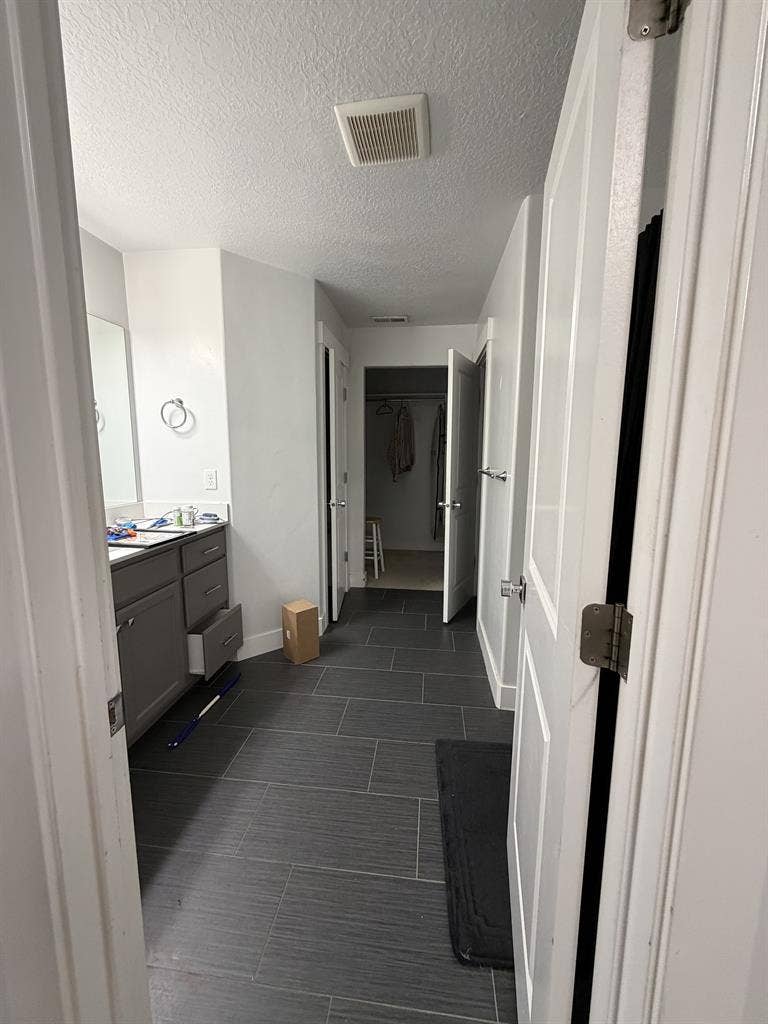 Large Master Bedroom for rent