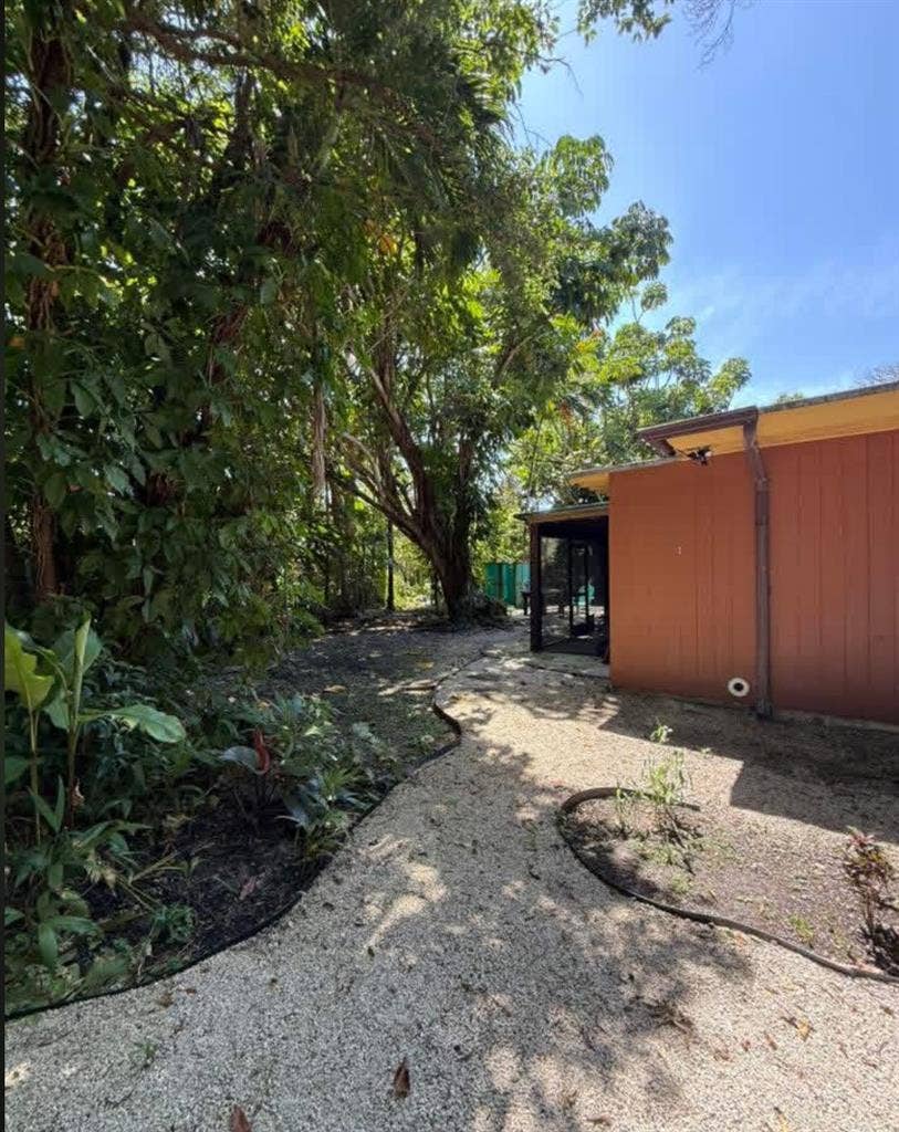 Seeking roomate for a 3/1 south mia