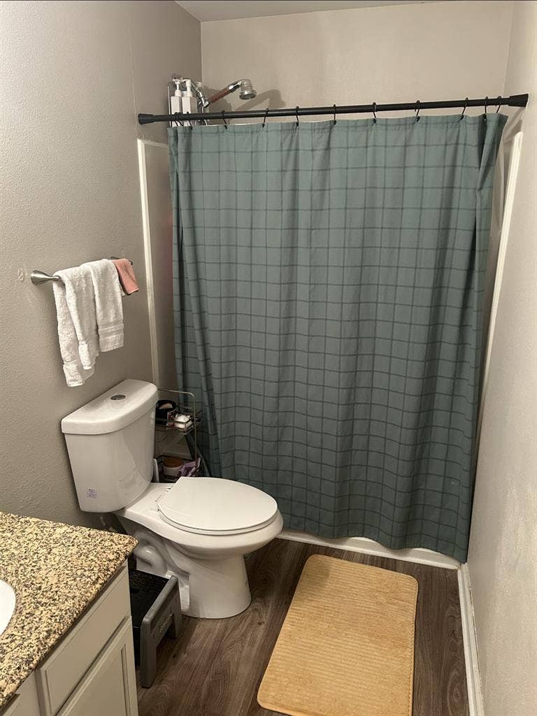 2 roomies wanted, 3 bedroom house
