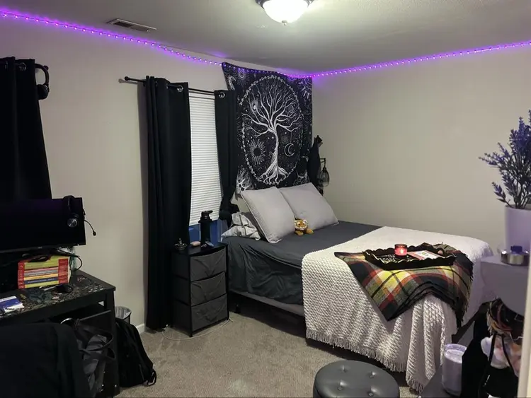 2 roomies wanted, 3 bedroom house