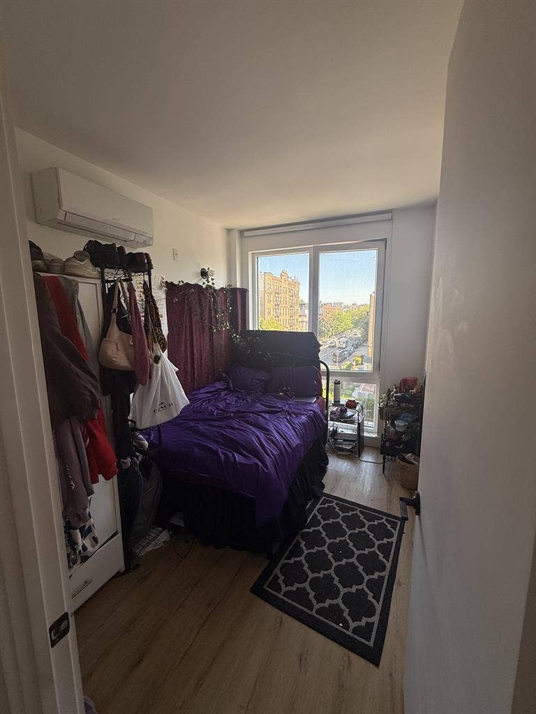 Sublease w/ lease takeover 07/01
