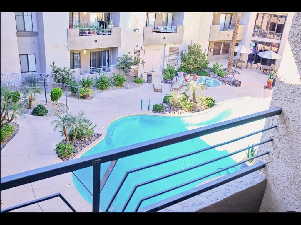 Downtown prime location Resort Life