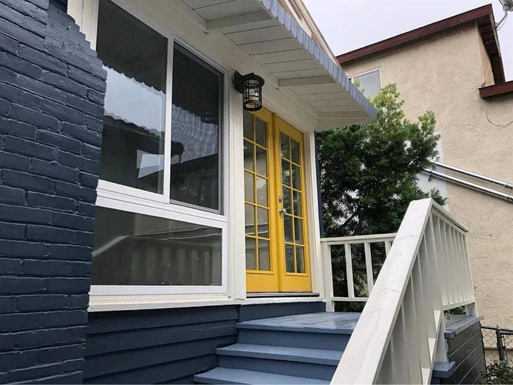 Roommate to join 3 bed house