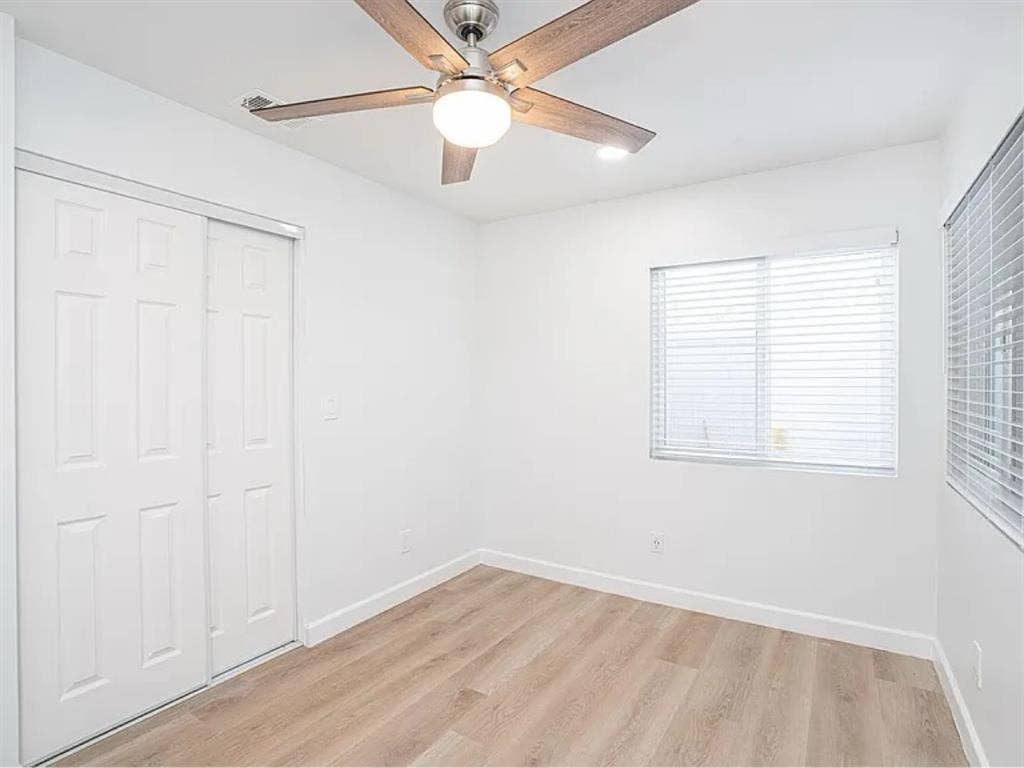 Roommate to join 3 bed house