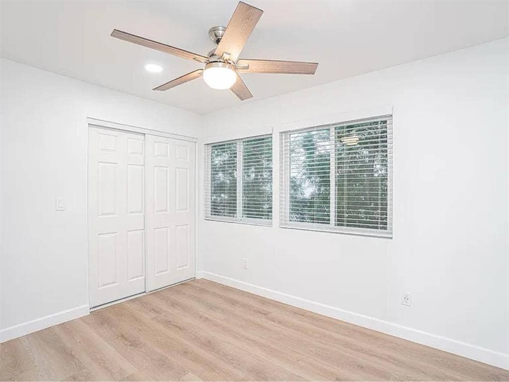 Roommate to join 3 bed house
