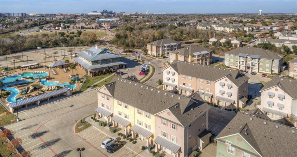2x2 Unit close to TAMU! ($830/room)
