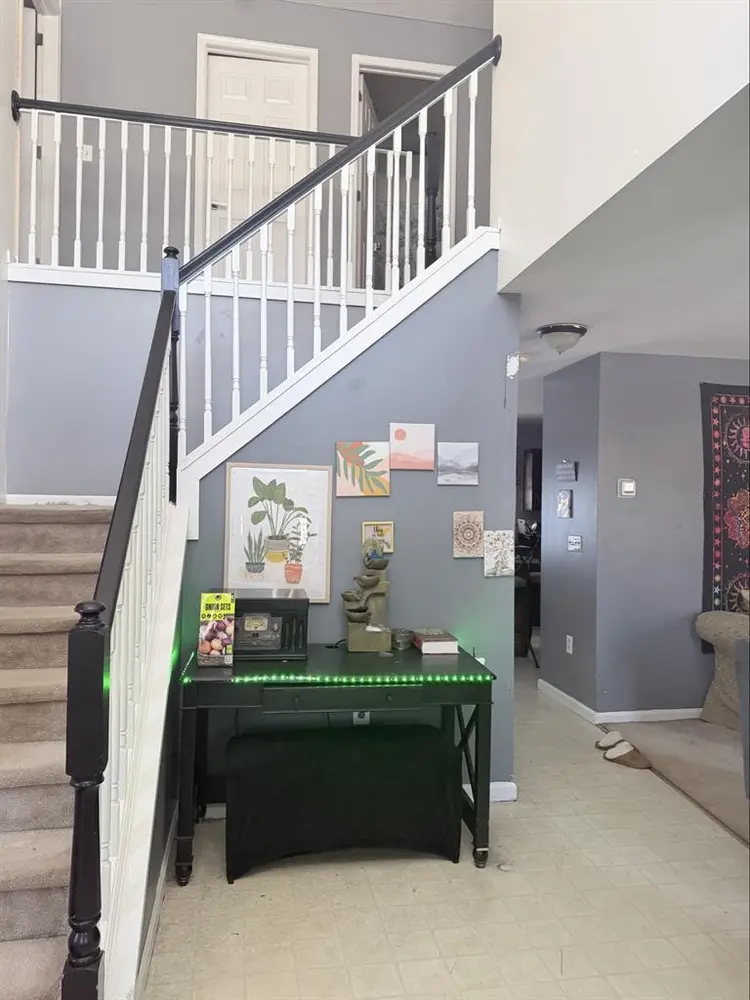 2 rooms available for rent