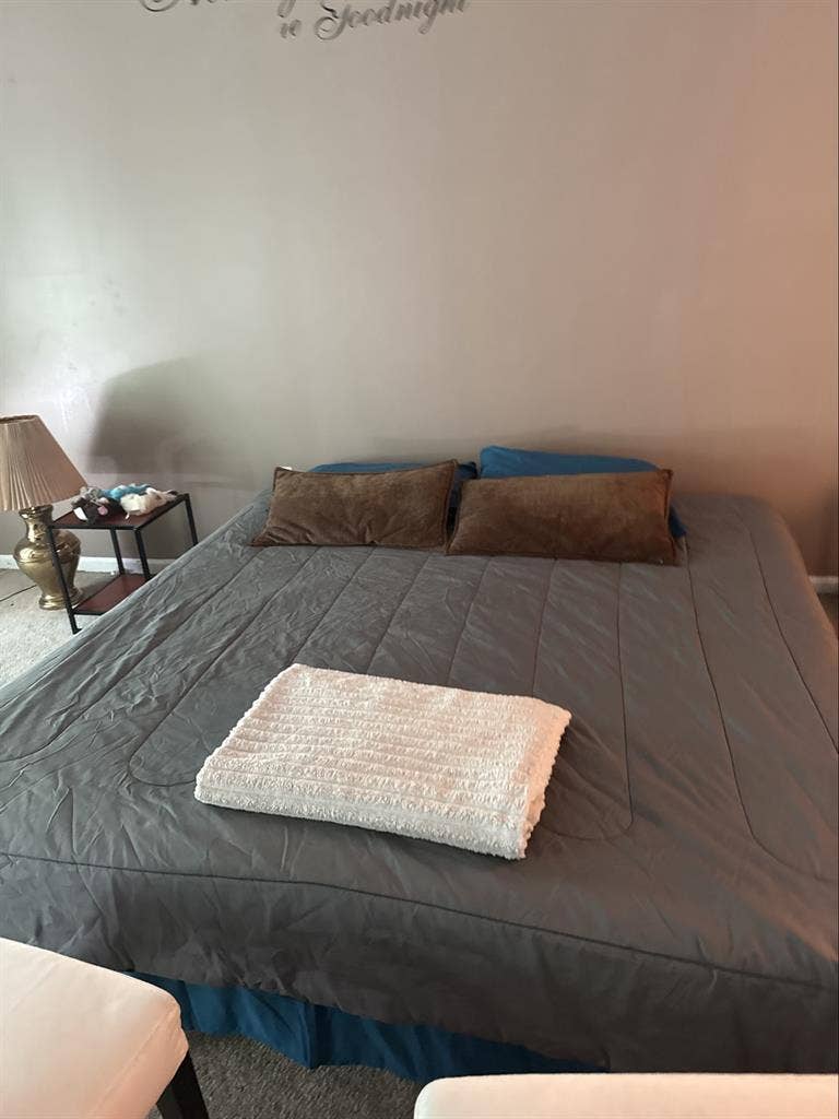 2 rooms available for rent