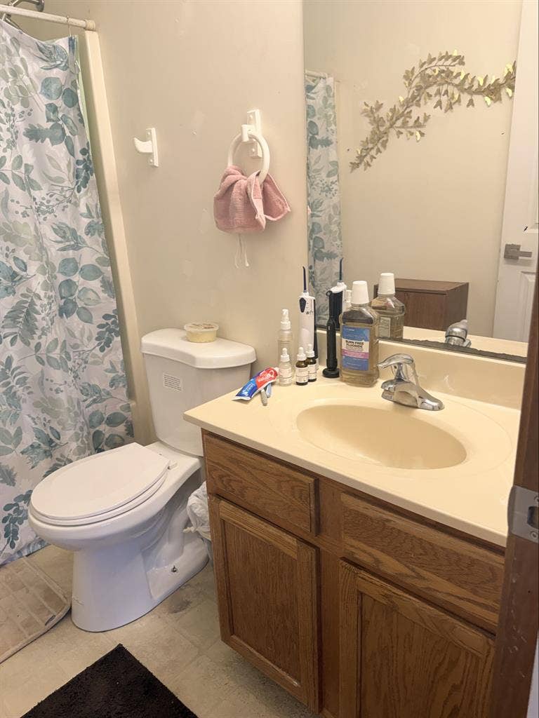 2 rooms available for rent